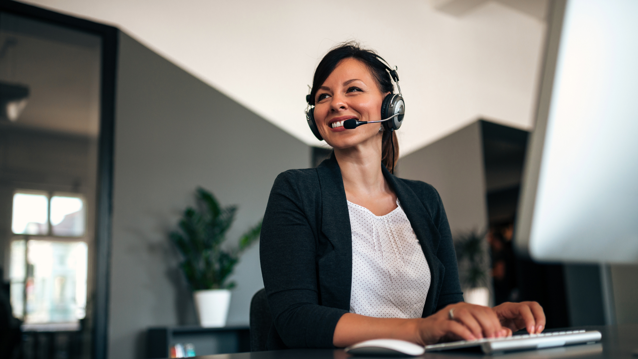 Bringing A Human Touch: Live Receptionist Answering Service Client Stories thumbnail